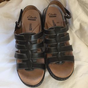 Clarks soft cushion sandal w Velcro strap